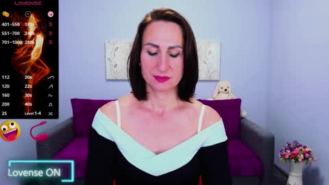 niasmithh online show from October 18, 12:31 pm