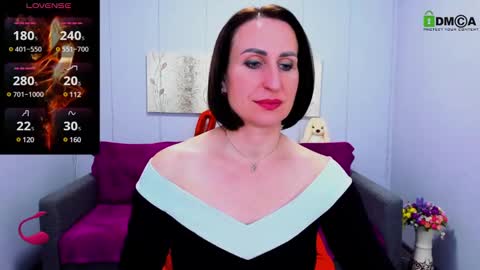 niasmithh online show from March 6, 6:48 pm