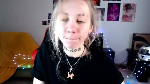 nica_kawaii online show from April 9, 6:41 am