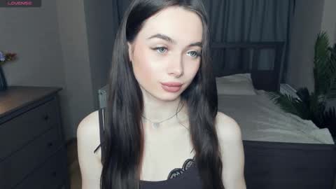 Nicole online show from February 27, 7:39 pm