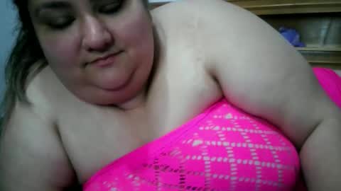 Nicholle online show from April 25, 10:29 pm