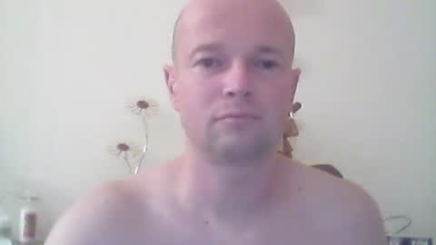 nick1990b online show from December 7, 8:33 pm