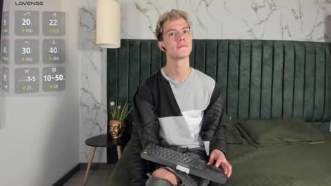 Nick  online show from November 20, 2:47 pm