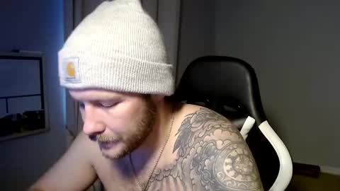 Cakedcouple  OF - Yourtattedcutie  qurlynfit online show from December 26, 8:11 pm