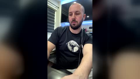 Julian online show from February 17, 1:59 am