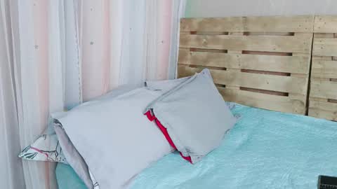 nicky_oli online show from February 11, 4:24 pm