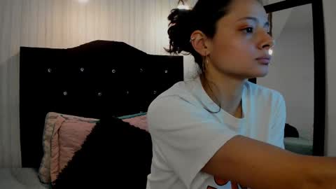 Snapshot of nicky_pop chatting on March 9, 9:46 pm nicky_pop online show from March 9, 9:46 pm