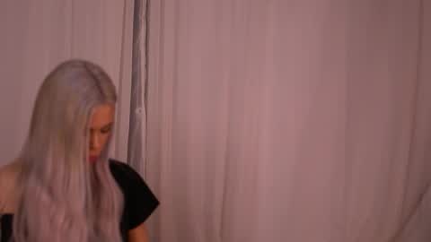 Nicky online show from October 26, 7:02 pm