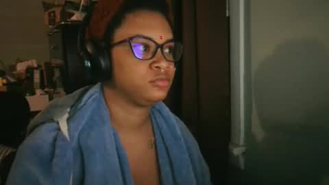 nickythehawtie online show from February 12, 8:07 am