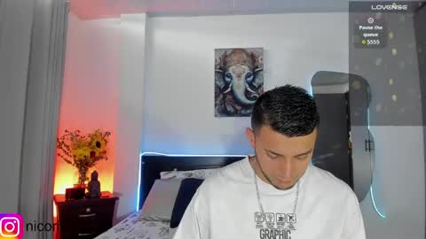 Nicolas online show from April 18, 7:51 pm