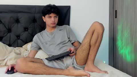 Nicolas y Alex online show from January 21, 8:00 pm