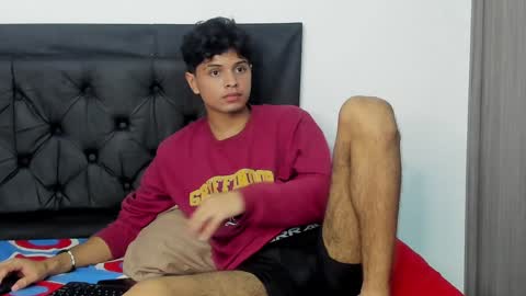 Nicolas y Alex online show from January 7, 11:45 pm