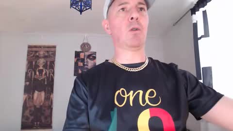 nicoainsworth online show from March 28, 12:50 pm