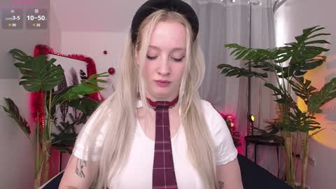 Nicole online show from January 5, 10:10 am