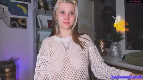 Nicole online show from May 9, 10:05 pm