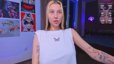 Nicole online show from February 9, 8:02 pm