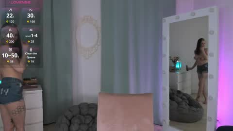 Nicole online show from May 21, 10:27 pm
