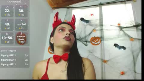 nicole roman online show from October 22, 3:57 pm