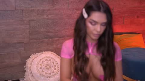 Nicole online show from October 26, 8:37 am