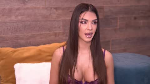 Nicole online show from October 9, 8:09 am