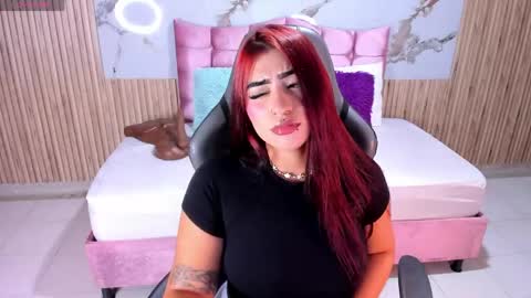 nicolee19_ online show from June 6, 11:05 am