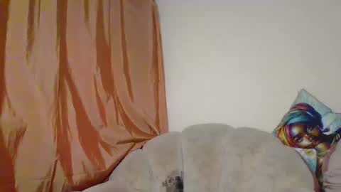 nicoleever online show from October 25, 9:04 pm