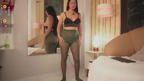 Nicol Flores  GMT-5 1530-2200  online show from April 6, 6:31 pm