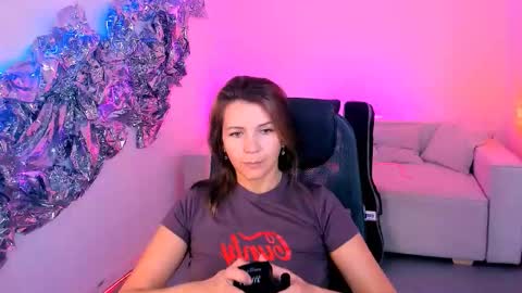 nicolehits online show from September 15, 5:20 am