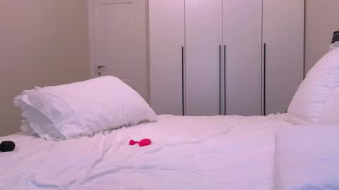 Nicole online show from November 10, 4:59 am