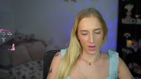 nicolette__shea_ online show from January 14, 5:12 pm