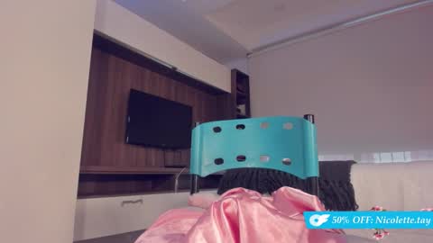 Nicol  online show from January 8, 4:02 pm