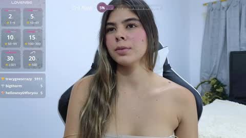 Nicolle online show from December 5, 4:04 am