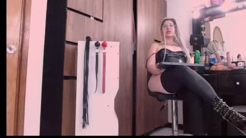 nicolmiss online show from May 7, 6:58 pm