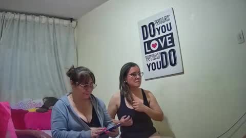 nicoltatiana_ online show from October 8, 11:43 pm