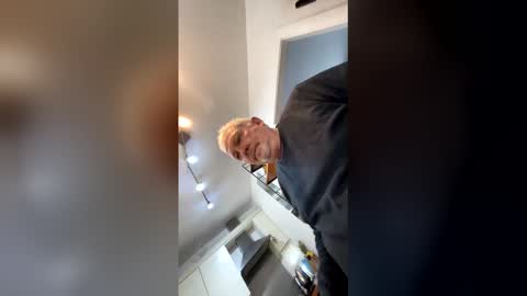 nighthawk150086 online show from November 24, 10:14 am