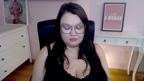 Holly online show from March 4, 8:44 am