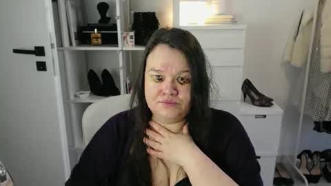 Holly online show from March 18, 7:25 am