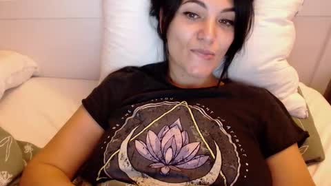 leona online show from November 9, 10:52 am