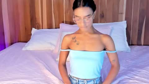 Nicole Leroy online show from April 23, 12:13 pm