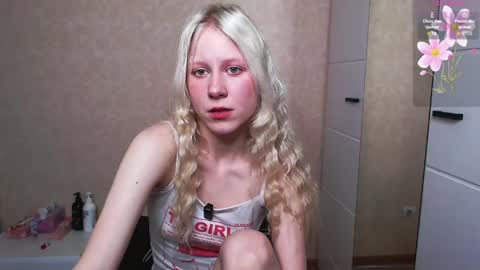  MY NAME IS AMILI WELCOME TO MY ROOM online show from April 5, 2:58 pm