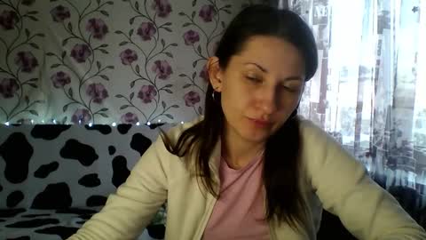 nika_smily online show from December 1, 4:43 am