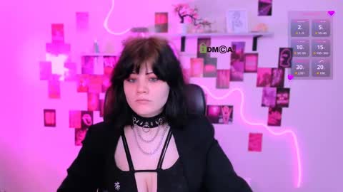 nikki_kiss_ online show from April 23, 8:44 am