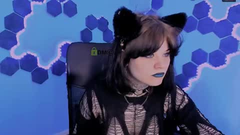 nikki_kiss_ online show from May 10, 8:53 am