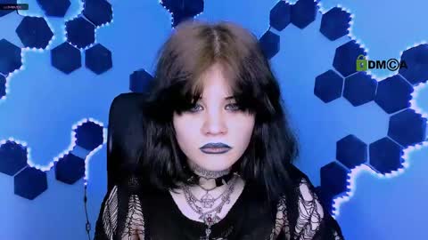 nikki_kiss_ online show from May 7, 8:43 am