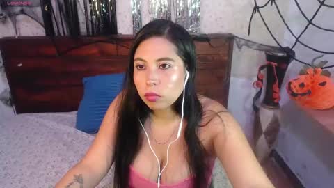Snapshot of nikkiemilky chatting on October 13, 11:51 pm NikkieMilky online show from October 13, 11:51 pm