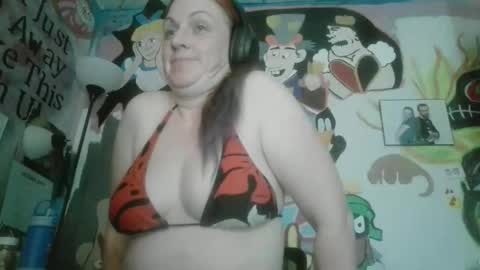 Snapshot of nikkietwotimes420 chatting on October 22, 7:15 pm Nikkie online show from October 22, 7:15 pm
