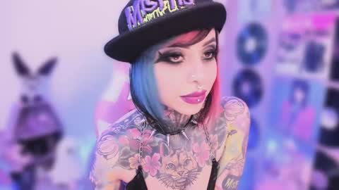 Nikki Ramone   online show from November 13, 11:18 pm