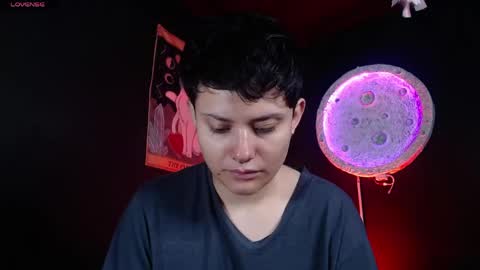 Nikky online show from April 18, 1:02 pm