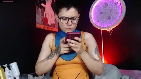 Nikky online show from April 22, 5:20 pm