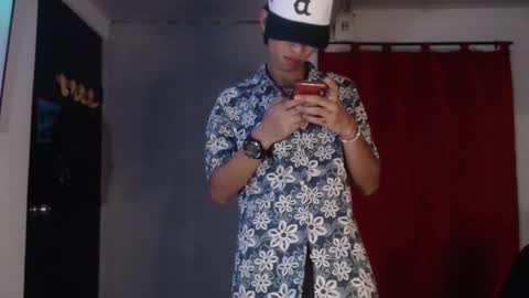 Snapshot of niklaus_wolf chatting on September 22, 6:39 am niklaus_wolf online show from September 22, 6:39 am